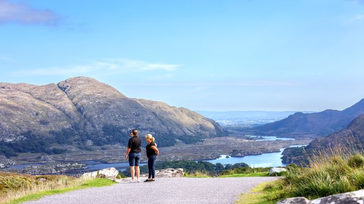 Panoramic mountain and lake views from Killarney National Park